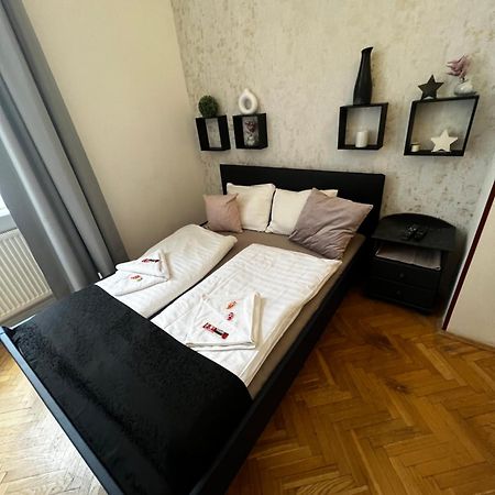 Spring Roses Downtown Boutique Hotel Budapest Exterior foto